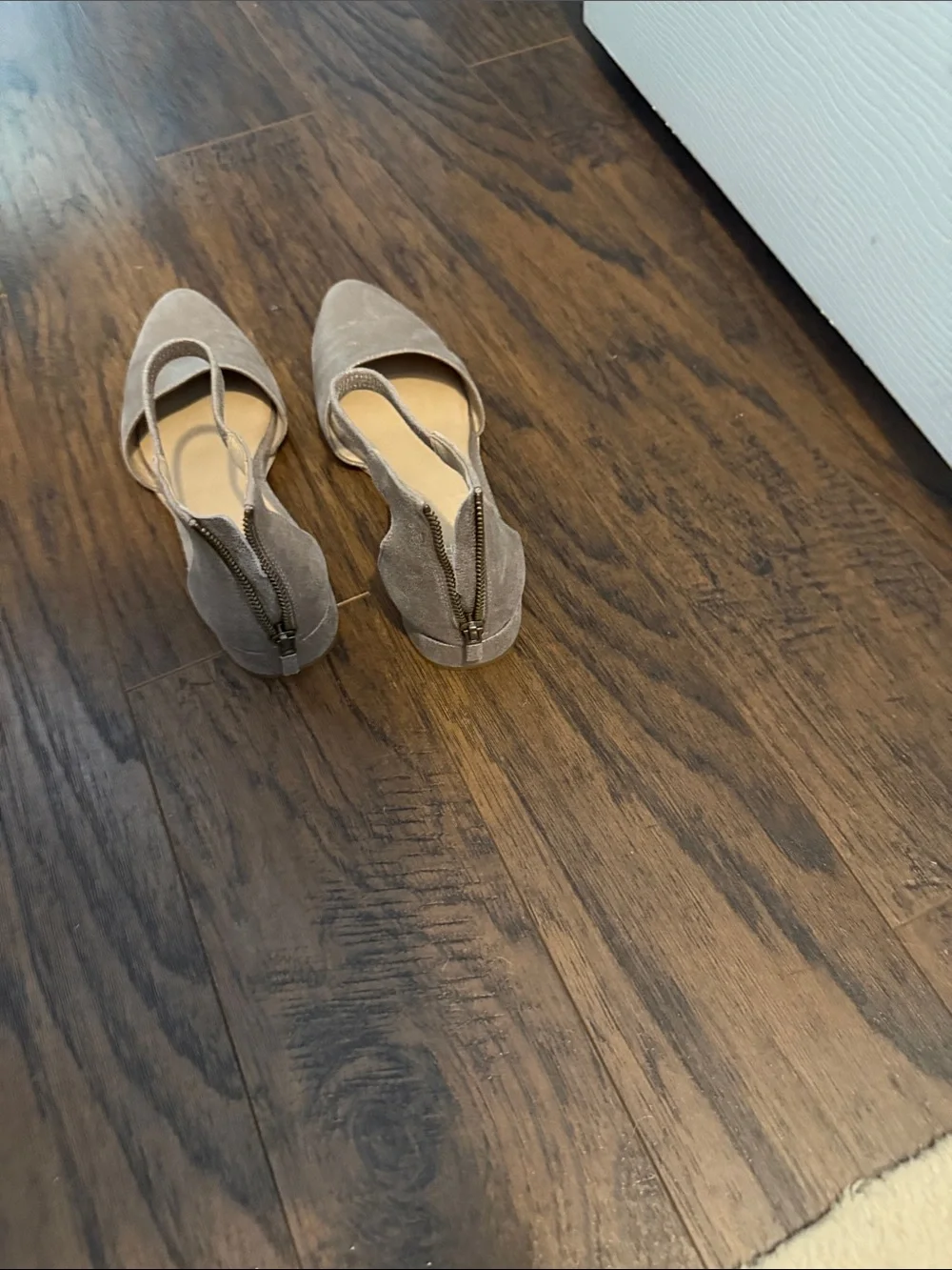 Eileen Fisher Metallic Silver Pointed-Toe Ankle-Strap Flats